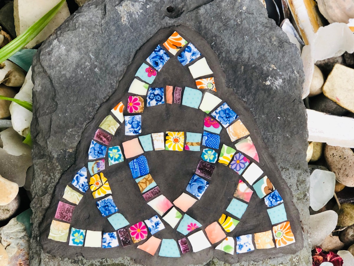 Grouting a mosaic on&nbsp;slate